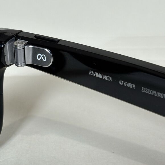 Ray-Ban Meta Wayfarer RW4006 601/71 50 Smart Glasses with Case ESSILORLUXOTTICA - Picture 13 of 16